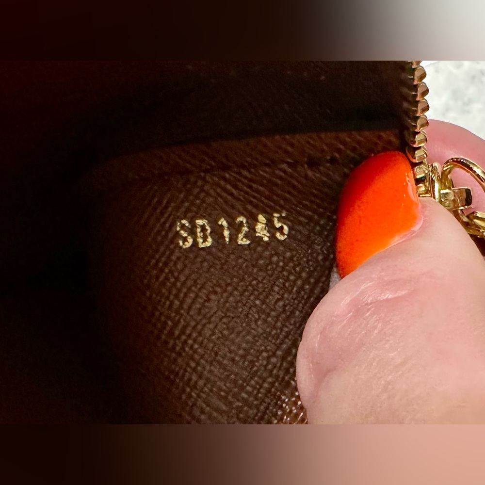 Louis Vuitton Key Pouch S - Picture 11 of 11